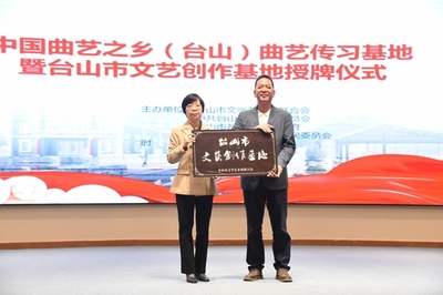 都斛镇大纲村 曲艺之乡焕新彩，文艺创作谱华章